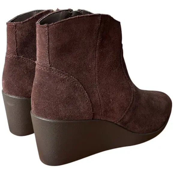 CROCS Leigh Womens 7 Espresso Suede Ankle Boots Wedge Heels Bootie Side Zip - Picture 5 of 13